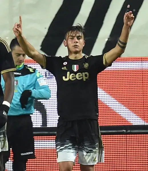 Dopo un palo di Dybala e un'occasione divorata da Pogba, la partita è decisa da Cuadrado, puntuale nell'inserimento su cross di Alex Sandro. Raddoppio allo scadere di Dybala.