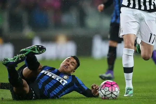 Juve in fuga, Inter sempre più giù. Bonucci e Morata (su rigore) firmano il 2-0 nel posticipo che vale il +4 sul Napoli.