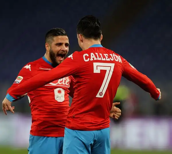 Gli azzurri risolvono l'insidiosa trasferta di Roma nella prima mezz'ora di gioco, stendendo la Lazio con un uno-due micidiale firmato Higuain (23 gol su 23 match) e Callejon.
