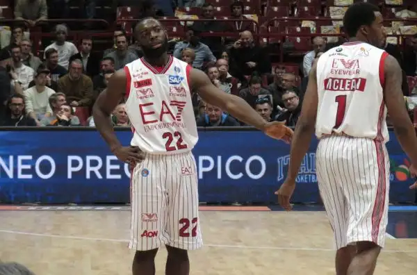 Ultimo quarto di finale senza storia: l'Olimpia domina e si guadagna il biglietto per il derby lombardo con Cremona.