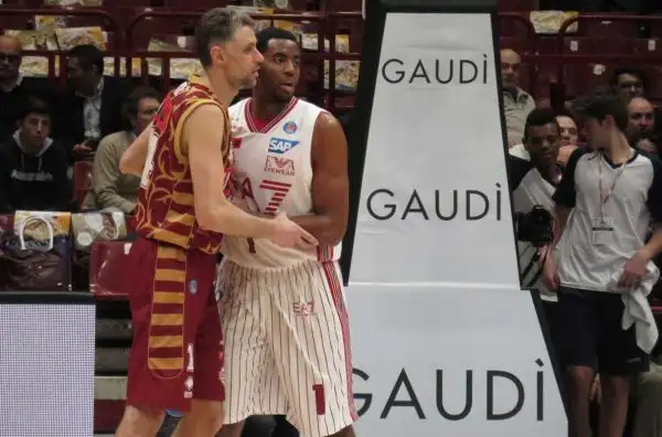 Ultimo quarto di finale senza storia: l'Olimpia domina e si guadagna il biglietto per il derby lombardo con Cremona.