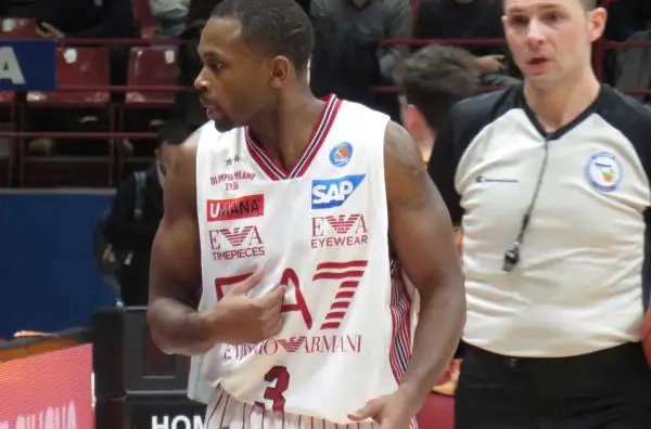 Ultimo quarto di finale senza storia: l'Olimpia domina e si guadagna il biglietto per il derby lombardo con Cremona.