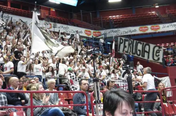 Atanasijevic e compagni sconfitti dalla squadra di Bruno e Ngapeth nella prima semifinale della Coppa Italia Superlega 2016.