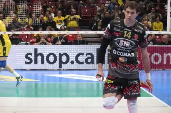 Atanasijevic e compagni sconfitti dalla squadra di Bruno e Ngapeth nella prima semifinale della Coppa Italia Superlega 2016.