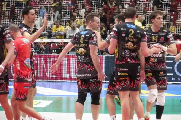 Atanasijevic e compagni sconfitti dalla squadra di Bruno e Ngapeth nella prima semifinale della Coppa Italia Superlega 2016.