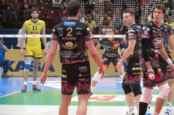 Atanasijevic e compagni sconfitti dalla squadra di Bruno e Ngapeth nella prima semifinale della Coppa Italia Superlega 2016.