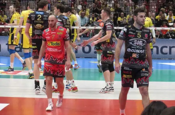 Atanasijevic e compagni sconfitti dalla squadra di Bruno e Ngapeth nella prima semifinale della Coppa Italia Superlega 2016.