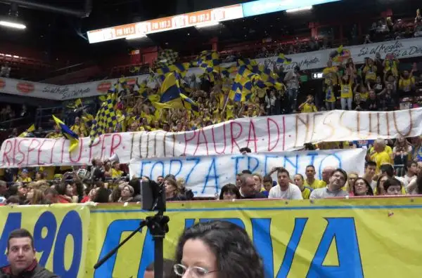 Finale di Coppa Italia a senso unico: Ngapeth e compagni bissano il successo dello scorso anno davanti agli 11.000 del Forum di Assago.