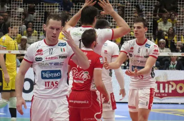 Finale di Coppa Italia a senso unico: Ngapeth e compagni bissano il successo dello scorso anno davanti agli 11.000 del Forum di Assago.