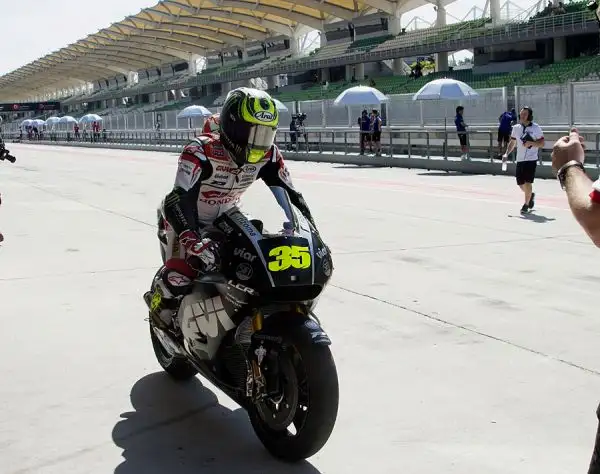 Rossi e compagni sono tornati in pista a Sepang.