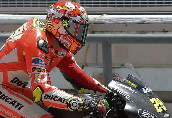 Rossi e compagni sono tornati in pista a Sepang.