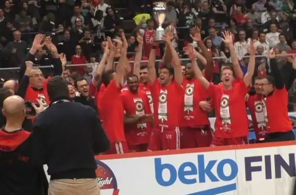 Le immagini dei festeggiamenti per la Coppa Italia rivinta dopo vent'anni.