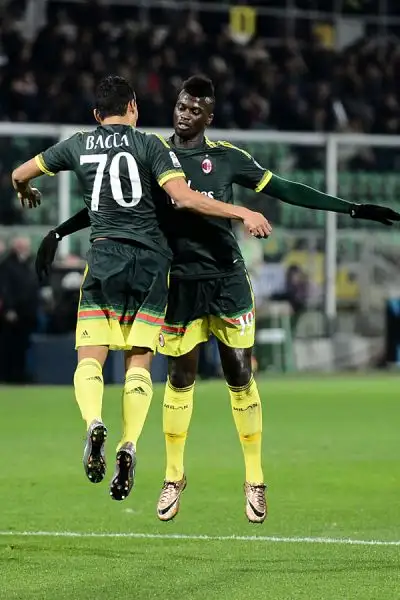 I rossoneri sfruttano l'onda della stracittadina milanese e vincono con autorità a Palermo per 2-0 grazie alle reti di Bacca (assist di Abate) e Niang (rigore).