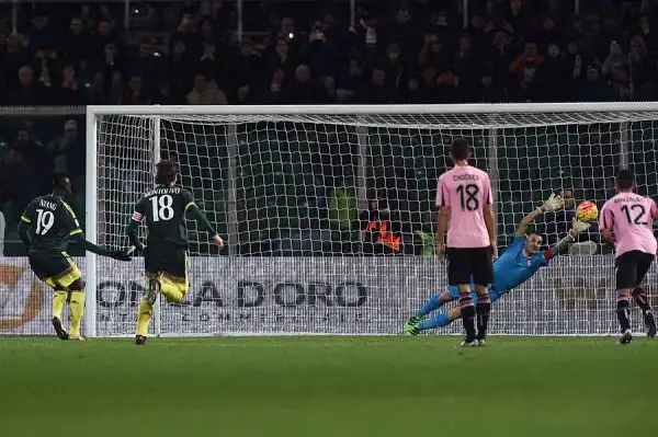 I rossoneri sfruttano l'onda della stracittadina milanese e vincono con autorità a Palermo per 2-0 grazie alle reti di Bacca (assist di Abate) e Niang (rigore).