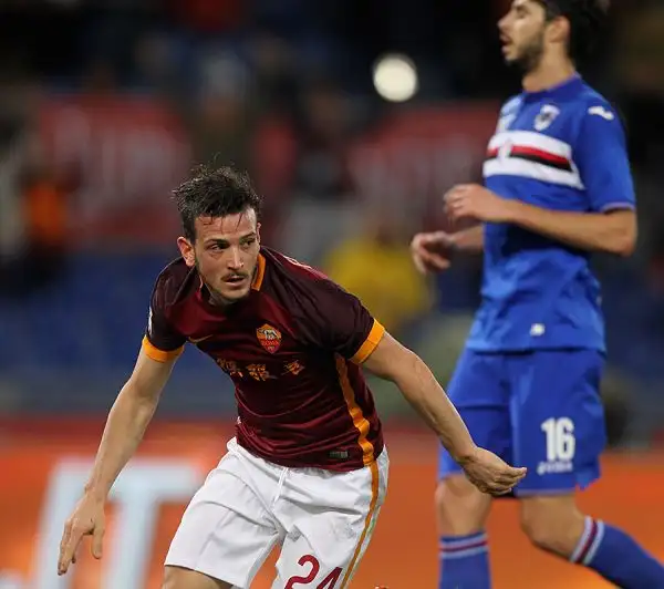 I giallorossi superano i doriani all'Olimpico nel posticipo con i gol di Florenzi e Perotti e tornano pienamente in corsa per il terzo posto. Di Fernando il gol dei blucerchiati.