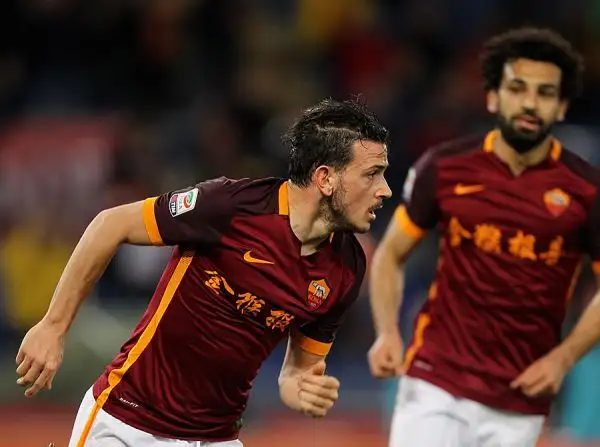 I giallorossi superano i doriani all'Olimpico nel posticipo con i gol di Florenzi e Perotti e tornano pienamente in corsa per il terzo posto. Di Fernando il gol dei blucerchiati.