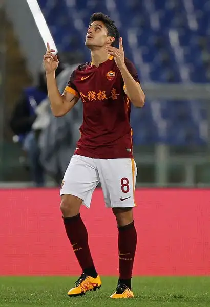 I giallorossi superano i doriani all'Olimpico nel posticipo con i gol di Florenzi e Perotti e tornano pienamente in corsa per il terzo posto. Di Fernando il gol dei blucerchiati.