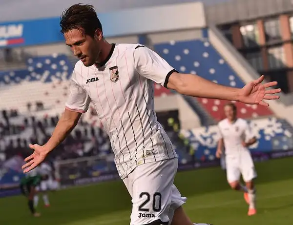 Pareggio spettacolare tra Sassuolo e Palermo. I rosanero aprono le danze con Vazquez ma vengono rimontati da Defrel e Missiroli. Il 2-2 definitivo è di Djurdjevic.