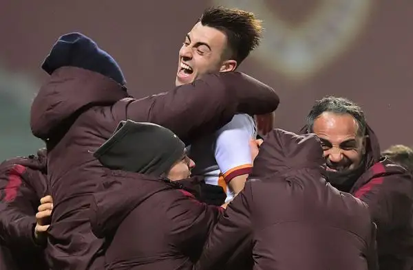 Vittoria in casa del Sassuolo per la squadra di Spalletti, con l’attaccante Berardi che sbaglia un rigore nel finale. Decisivi Salah ed El Shaarawy. Ottimo esordio per Perotti.