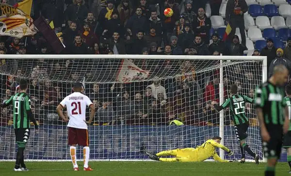 Vittoria in casa del Sassuolo per la squadra di Spalletti, con l’attaccante Berardi che sbaglia un rigore nel finale. Decisivi Salah ed El Shaarawy. Ottimo esordio per Perotti.