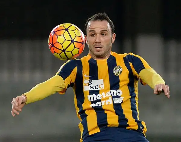 Pesante sconfitta dell'Atalanta a Verona, il fanalino di coda trova la sua prima vittoria in campionato con i gol di Siligardi e Pazzini. Di Conti il gol dei bergamaschi.