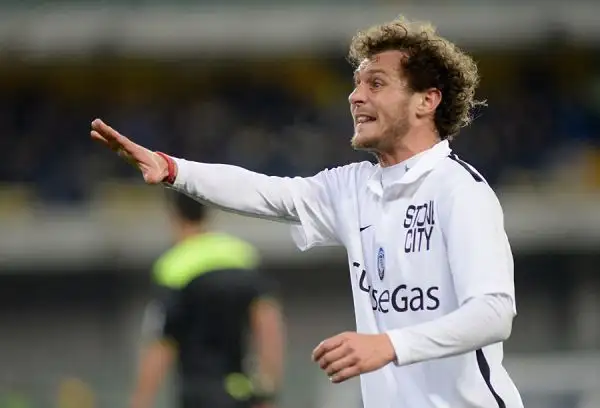 Pesante sconfitta dell'Atalanta a Verona, il fanalino di coda trova la sua prima vittoria in campionato con i gol di Siligardi e Pazzini. Di Conti il gol dei bergamaschi.