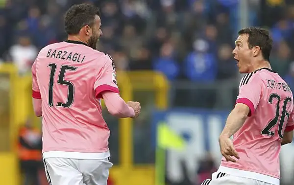  La squadra di Allegri stende i nerazzurri grazie alla rete di Barzagli, e alla marcatura di Lemina nel finale: Buffon è a 100' dal record assoluto di imbattibilità, detenuto da Sebastiano Rossi.