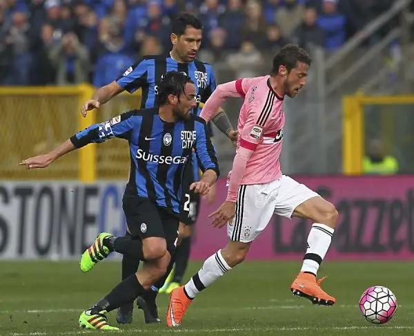  La squadra di Allegri stende i nerazzurri grazie alla rete di Barzagli, e alla marcatura di Lemina nel finale: Buffon è a 100' dal record assoluto di imbattibilità, detenuto da Sebastiano Rossi.