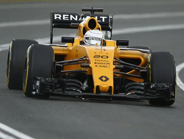 Hamilton fa il vuoto anche nella seconda sessione di prove Libere al GP d'Australia. Il pilota della Mercedes ha fatto registrare il miglior tempo (1'38"841). Alle sue spalle Hulkenberg e Raikkonen.