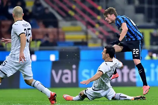 La squadra di Mancini, rivitalizzata dalla bella prestazione contro la Juventus in settimana, piega i rosanero con le reti di Ljajic, Icardi e Perisic. Di Vazquez il gol rosanero.