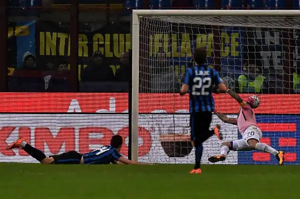La squadra di Mancini, rivitalizzata dalla bella prestazione contro la Juventus in settimana, piega i rosanero con le reti di Ljajic, Icardi e Perisic. Di Vazquez il gol rosanero.