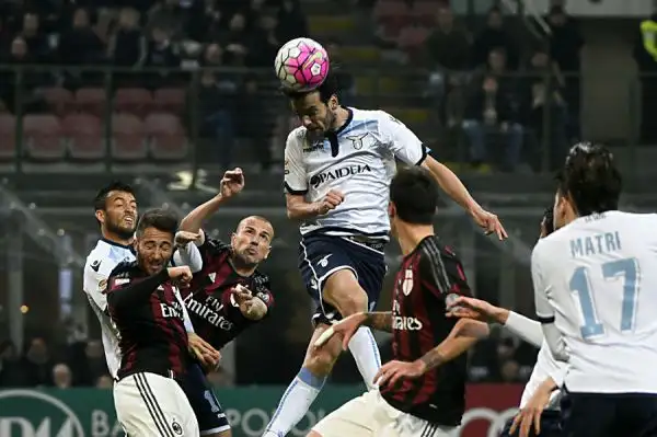 Due gol, di Paolo e Bacca, nei primi 15', poi tanta buona volontà, ma poche occasioni. Il Milan resta lontanissimo dalla zona Champions, Lazio tagliata fuori dall'Europa League.