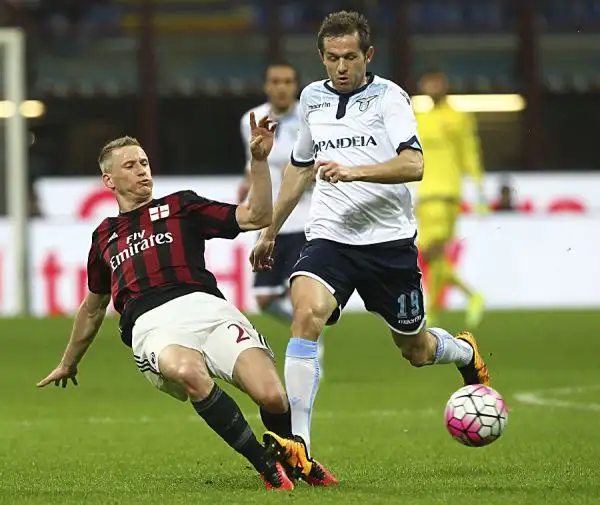Due gol, di Paolo e Bacca, nei primi 15', poi tanta buona volontà, ma poche occasioni. Il Milan resta lontanissimo dalla zona Champions, Lazio tagliata fuori dall'Europa League.