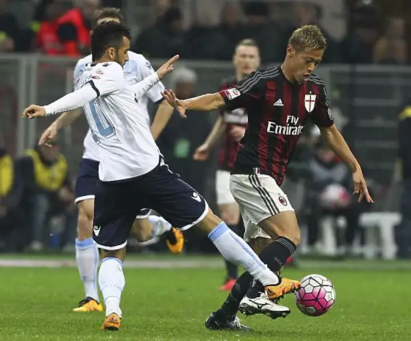 Due gol, di Paolo e Bacca, nei primi 15', poi tanta buona volontà, ma poche occasioni. Il Milan resta lontanissimo dalla zona Champions, Lazio tagliata fuori dall'Europa League.