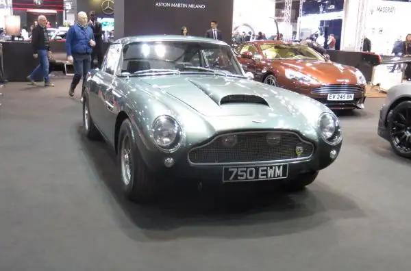 Grande spettacolo a Fiera Milano Rho per il salone delle auto d'epoca.