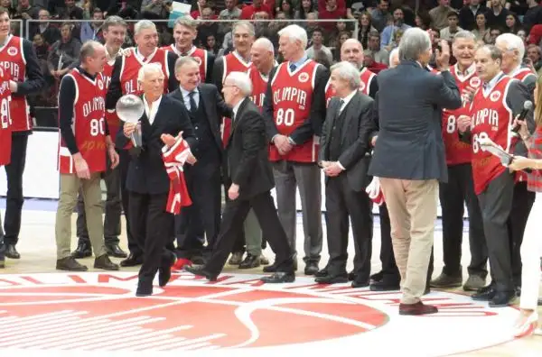 Le foto delle celebrazioni per gli 80 anni dell'Olimpia, con Meneghin, Fucka, Gallinari, Premier, Riva e tanti altri.