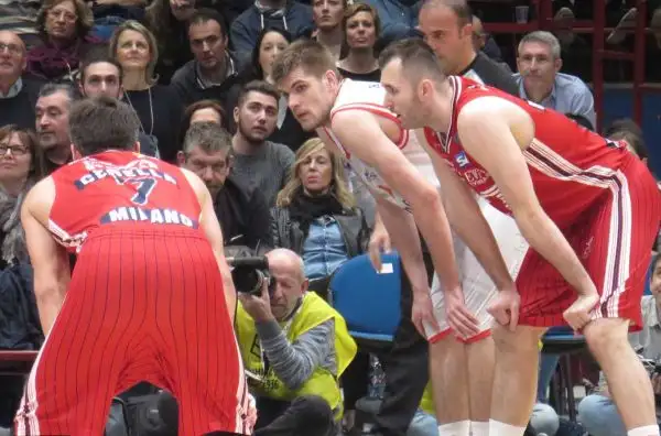 L'Olimpia si lascia alle spalle l'eliminazione in Eurocup consolidando il suo primato in campionato.