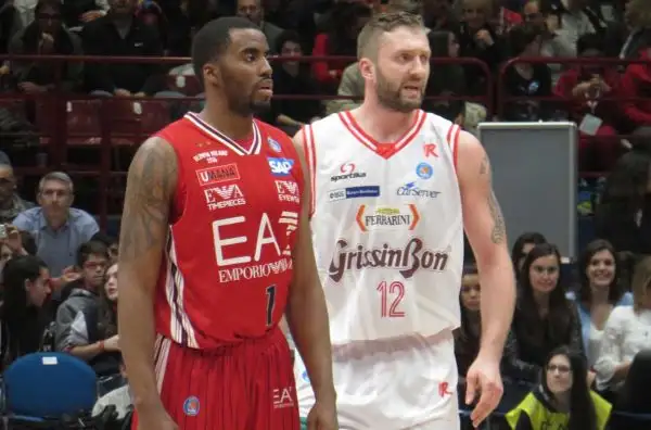 L'Olimpia si lascia alle spalle l'eliminazione in Eurocup consolidando il suo primato in campionato.
