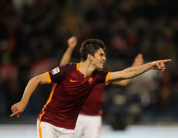 Festa giallorossa all'Olimpico e terzo posto ora occupato in solitaria dai capitolini (a -5 dalla vetta). In gol El Shaarawy, Salah (doppietta) e Perotti, inutile il rigore di Ilicic.