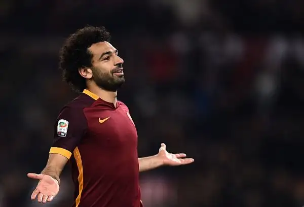 Festa giallorossa all'Olimpico e terzo posto ora occupato in solitaria dai capitolini (a -5 dalla vetta). In gol El Shaarawy, Salah (doppietta) e Perotti, inutile il rigore di Ilicic.