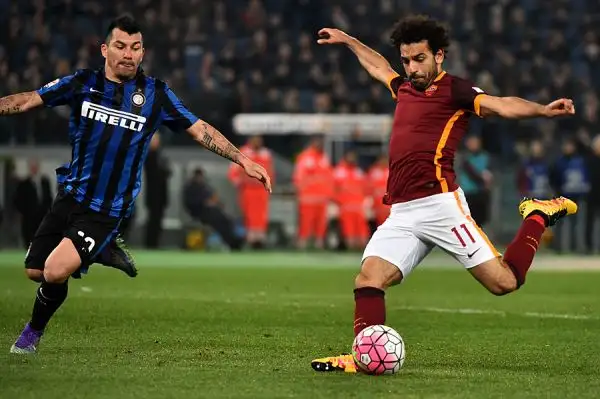 Perisic illude gli ospiti, raggiunti nel finale da Nainggolan che conserva il +5 dei giallorossi nella corsa al terzo posto che vale la Champions League.