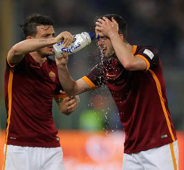 Perisic illude gli ospiti, raggiunti nel finale da Nainggolan che conserva il +5 dei giallorossi nella corsa al terzo posto che vale la Champions League.