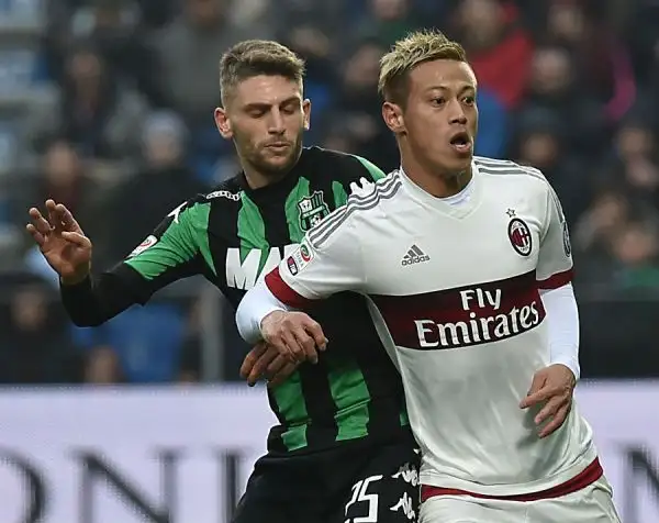 Delude il Milan, sconfitto a Reggio Emilia per 2-0 dal Sassuolo: i neroverdi affondano il Diavolo con le reti di Duncan (sinistro potente) e Sansone, Mihajlovic espulso per proteste