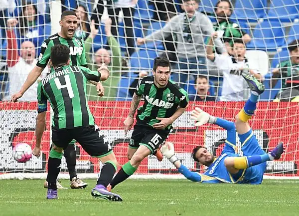 A Reggio Emilia finisce in parità il match tra il Sassuolo e l'Udinese del nuovo allenatore Gigi De Canio, all'iniziale vantaggio ospite di Zapata risponde Politano nel secondo tempo.