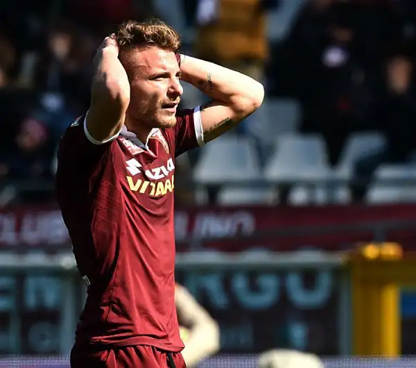 All'Olimpico un buon Toro va avanti con Belotti, ma spreca motlo e sbaglia un calcio di rigorecon Immobile e viene raggiunto dal penalty di Biglia nella ripresa.