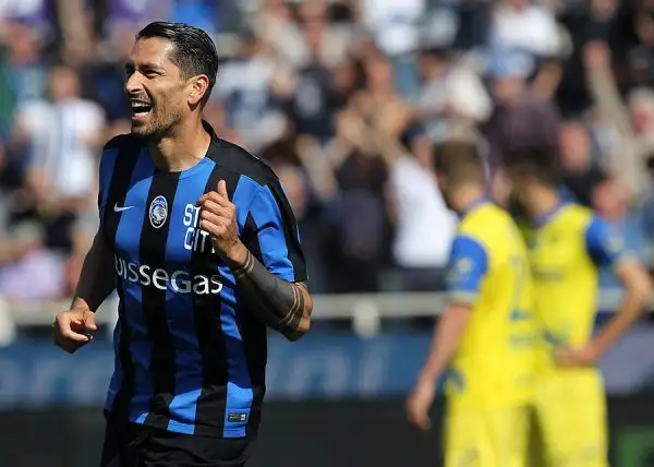 Con un gol del suo ritrovato attaccante Marco Borriello l'Atalanta piega il Chievo all'Azzurri d'Italia conquistando tre punti che la mettono al sicuro nella lotta alla salvezza.