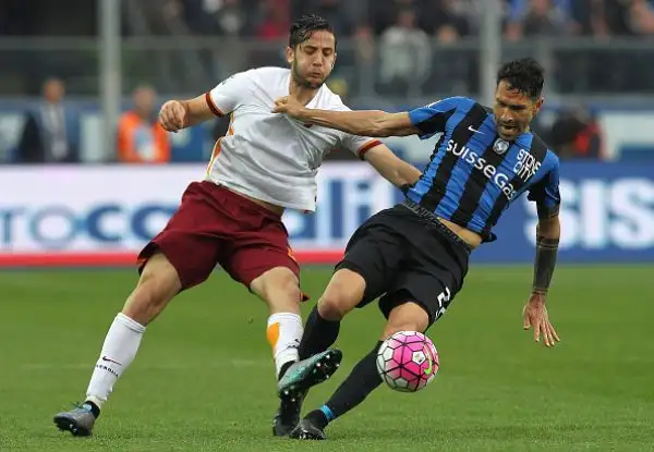 Totti entra e salva la Roma. Il capitano giallorosso segna il gol del 3-3 che evita la sconfitta. L'Inter ora è a -4.