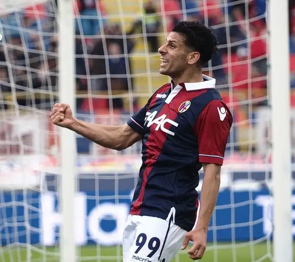 Al Dall'Ara il Bologna di Donadoni piega il Genoa con una rete per tempo di Floccari e Giaccherini e conquista tre punti d'oro che valgono di fatto la salvezza per gli emiliani.