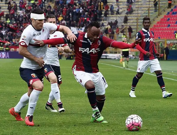 Al Dall'Ara il Bologna di Donadoni piega il Genoa con una rete per tempo di Floccari e Giaccherini e conquista tre punti d'oro che valgono di fatto la salvezza per gli emiliani.