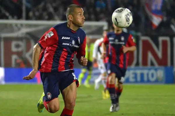 La storica promozione in serie A è sempre più vicina per i pitagorici: altra vittoria firmata Budimir.